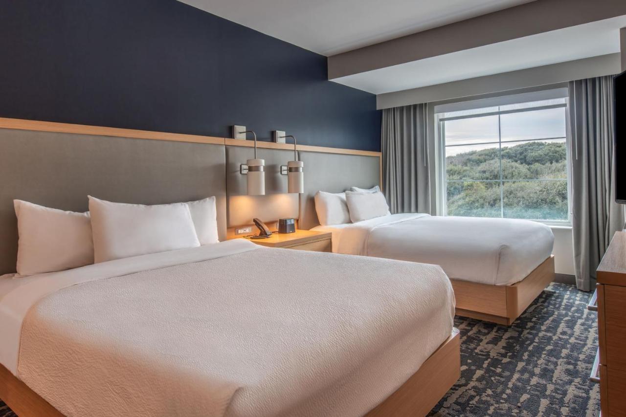 One Bedroom Suite, Island View, Two Queen Beds, Sofa Bed with Balcony,1385922053:JPEG