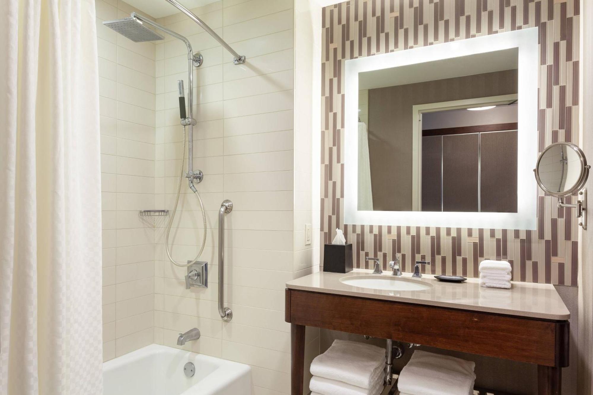 Partial Ocean View Guest room 2 Queen
