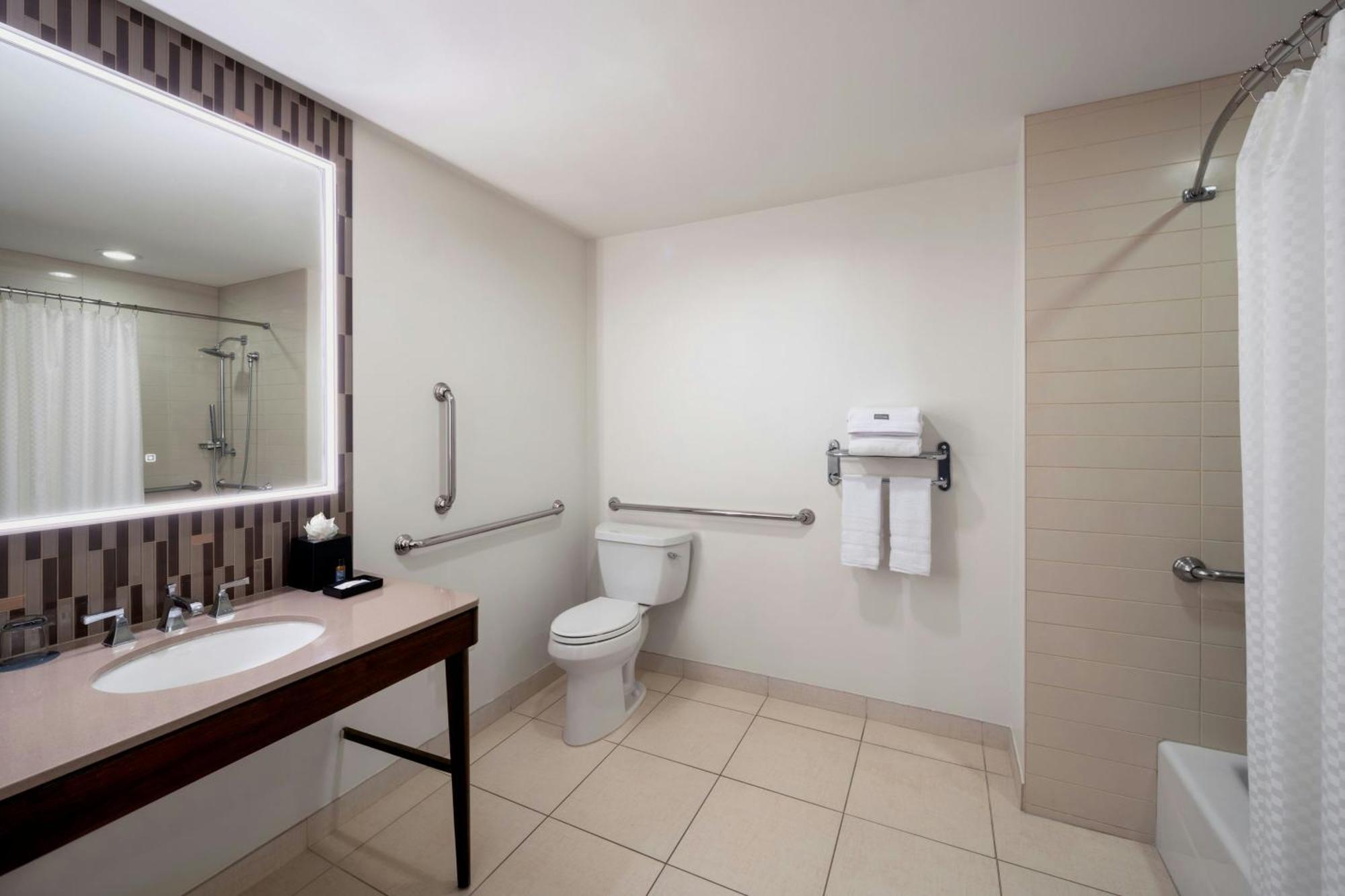 Ocean View 1 Bedroom Junior Suite 1 King Balcony